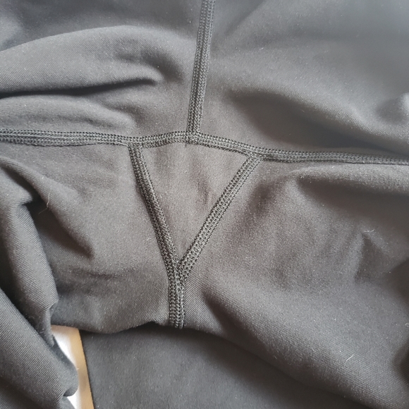 Lululemon astro wide leg secret garden black 8 - Picture 4 of 5